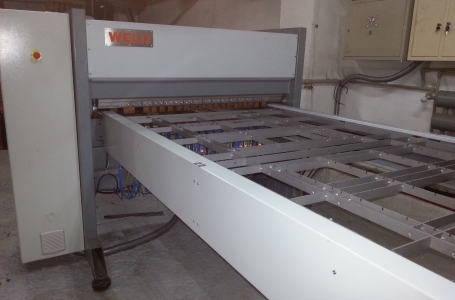 Области применения Сварочное оборудование для производства металлической мебели для магазинов