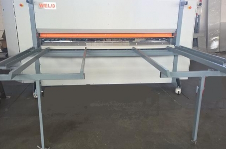 Каталог Прессы для укрепляющих изгибов в панелях ограждений